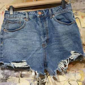 Wild Fable Distressed Denim Short Sz 8